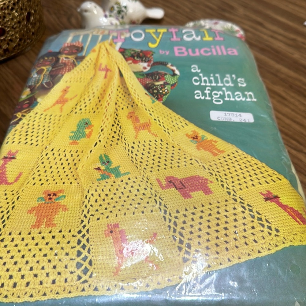 Bucilla Toyfair Child’s Afghan Kit Yellow background 36” x 44” NIP Vintage - Picture 1 of 10